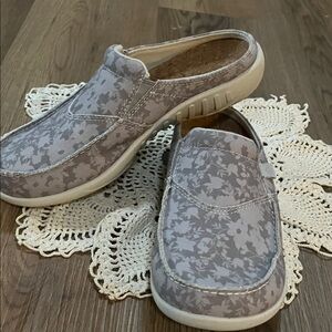 Spenco women’s vintage siesta mule shoes slip on canvas floral ghost Gray 8.5